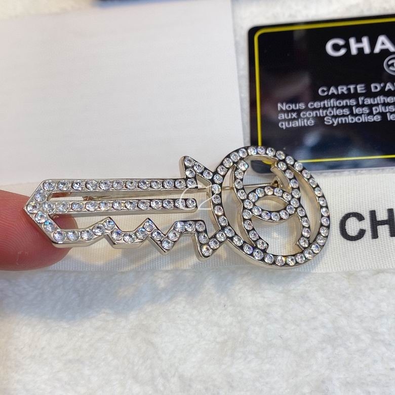 Chanel Brooch 528